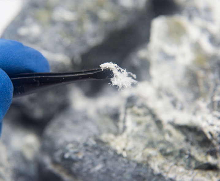 Loose fill clearance asbestos insulation